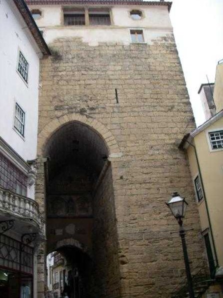 Almedina Tower above the arch